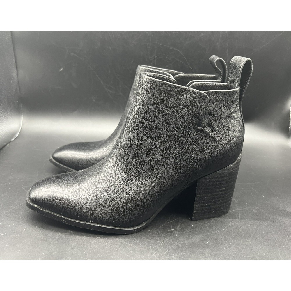 Vionic Lyssa Black Leather Bootie Size 6
